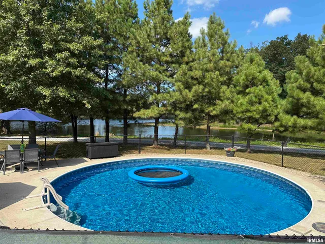 $250,000 | 1656 East County Road 1125 East, Cisne, IL 62823