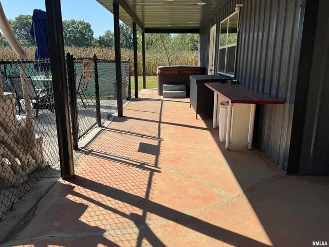 $250,000 | 1656 East County Road 1125 East, Cisne, IL 62823