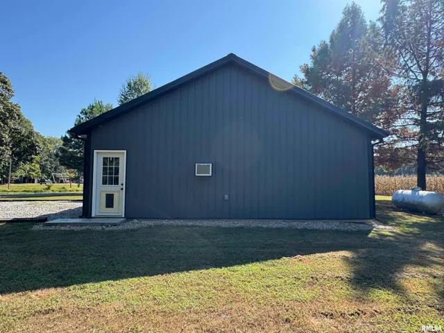 $250,000 | 1656 East County Road 1125 East, Cisne, IL 62823