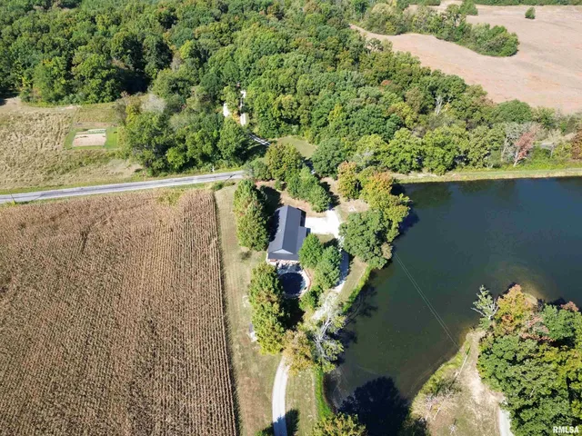 $250,000 | 1656 East County Road 1125 East, Cisne, IL 62823