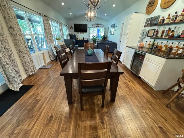 $250,000 | 1656 East County Road 1125 East, Cisne, IL 62823