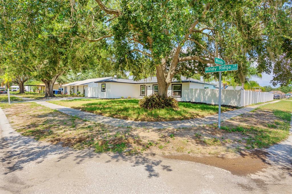 1201 Windy Ridge Drive Brandon, FL 33510 - Photo 38 of 48