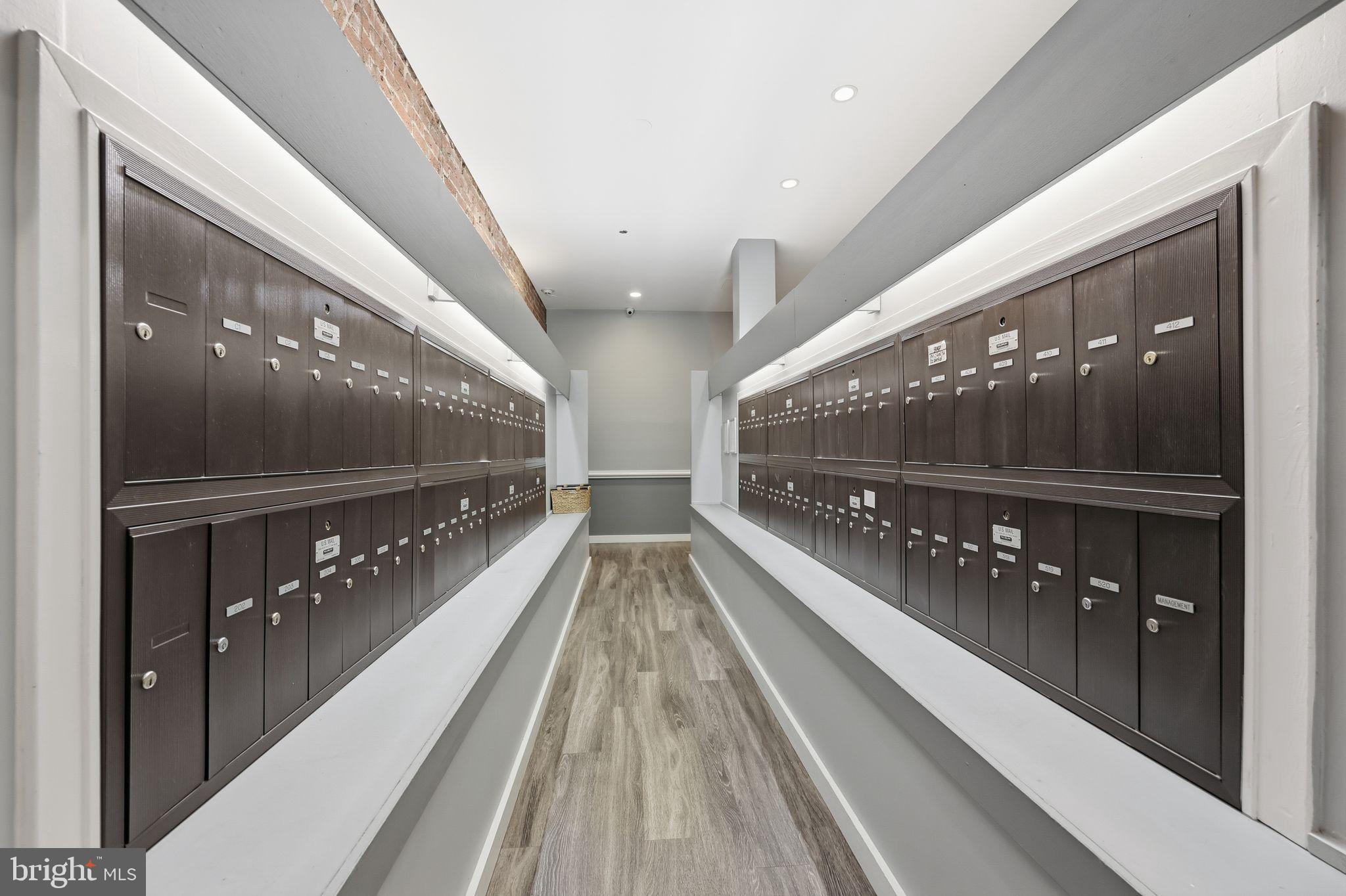 301 Race Street, Unit C010 Philadelphia, PA 19106 - Photo 22 of 27 a view of a balcony