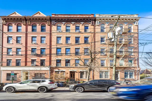 $635,000 | 816 Willow Avenue, Unit 3R, Hoboken, NJ 07030