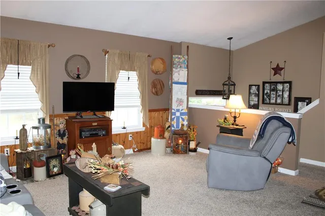 $325,000 | 216 Edna Street, Harrisville, PA 16038