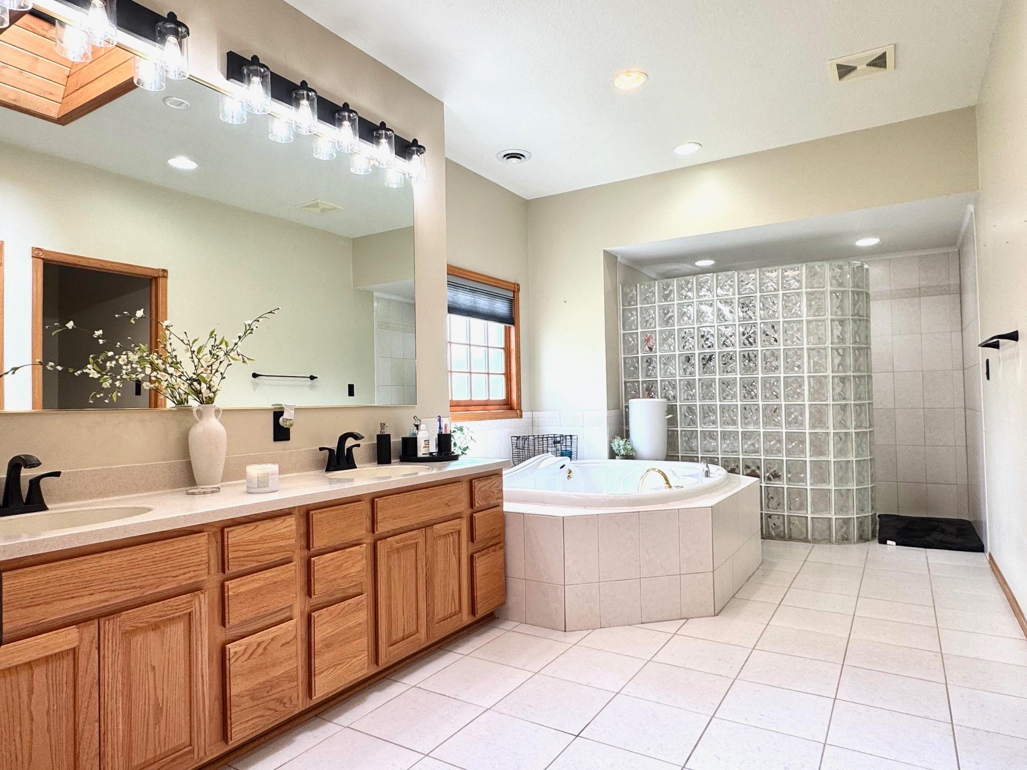 901 6th Street Southwest Roseau, MN 56751 - Photo 15 of 31