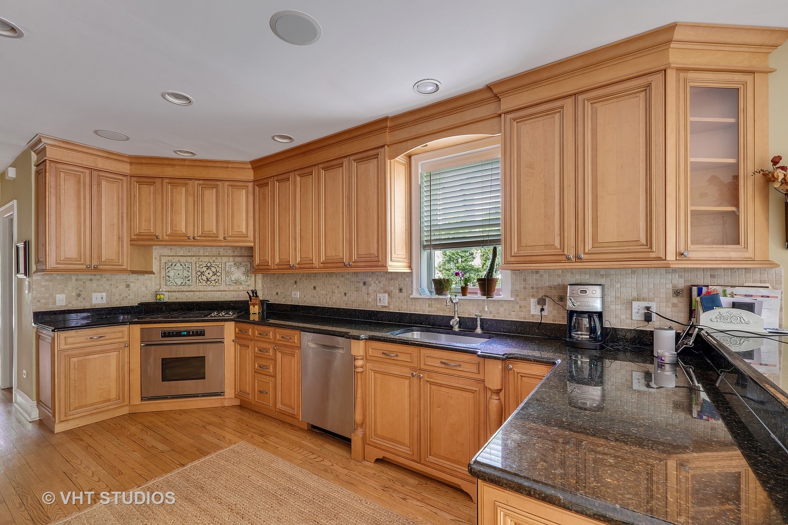 1049 Chatfield Road Winnetka, IL 60093 - Photo 7 of 32 Gallery Image 7