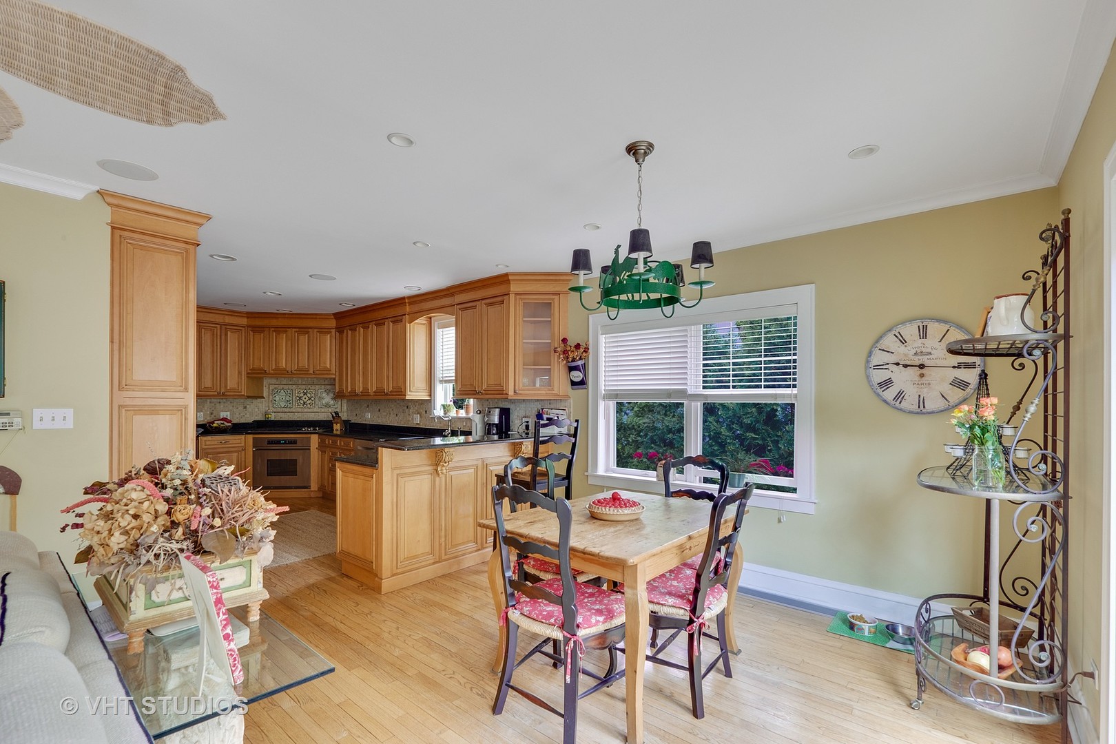 1049 Chatfield Road Winnetka, IL 60093 - Photo 10 of 32 Gallery Image 10