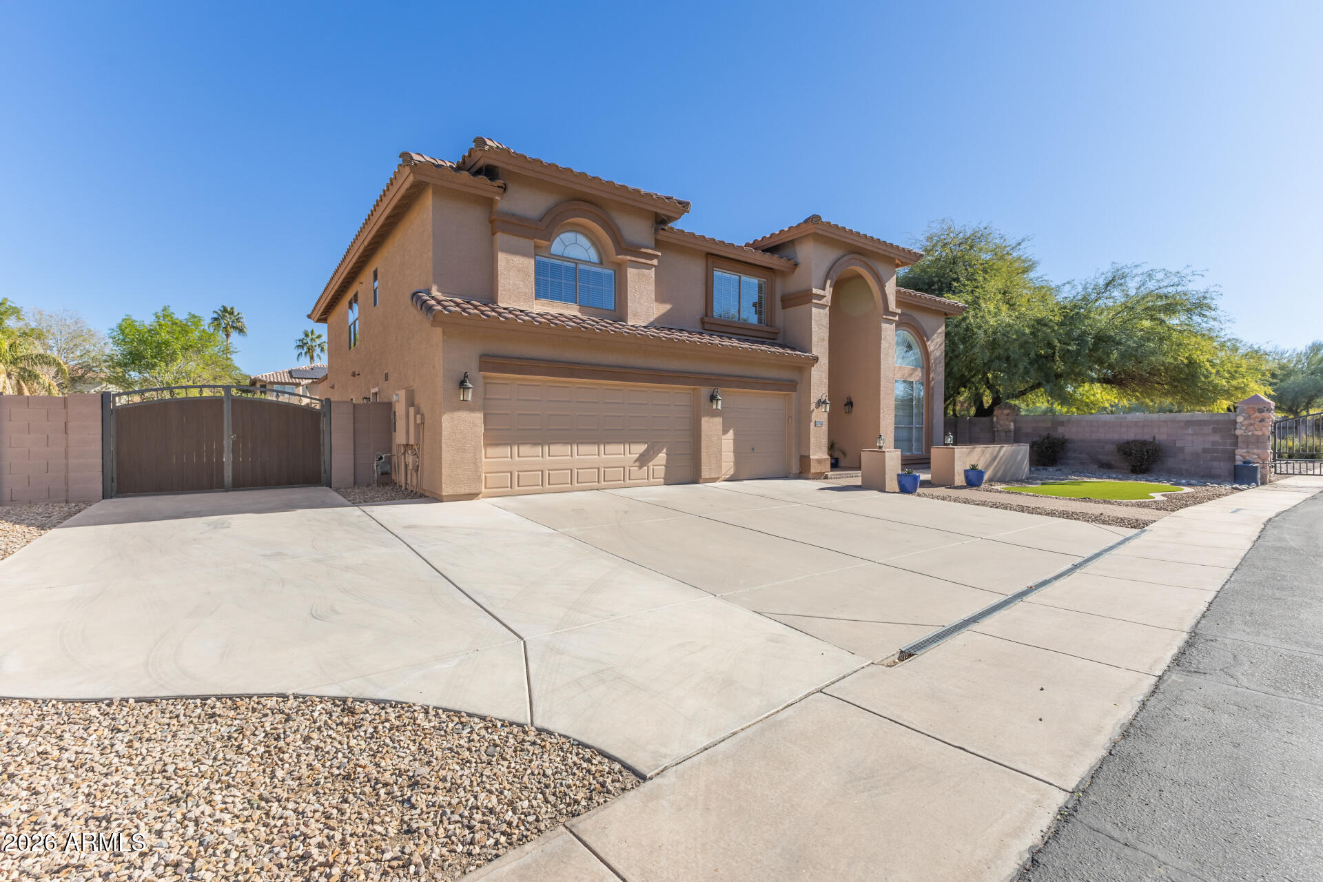 4475 South John Way Chandler, AZ 85249 - Photo 2 of 71 02 - John