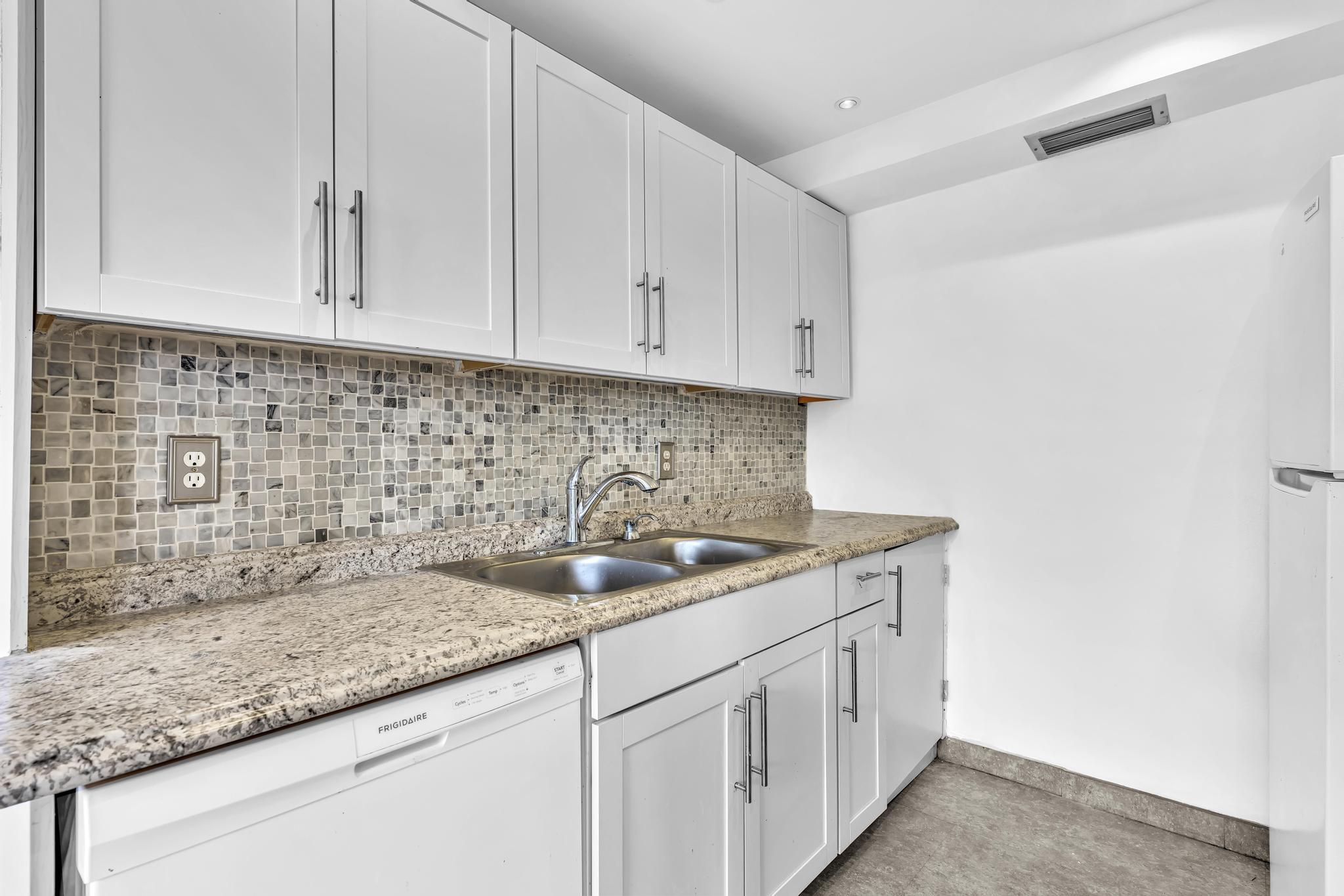 3076 Cornwall East Boca Raton, FL 33434 - Photo 9 of 59 FPP00106