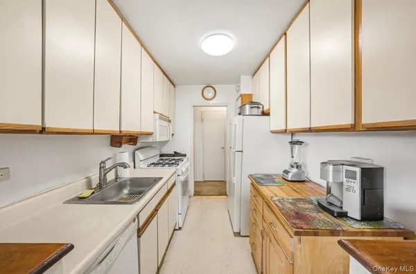 $599,000 | 46-01 39th Avenue, Unit 106 | Sunnyside