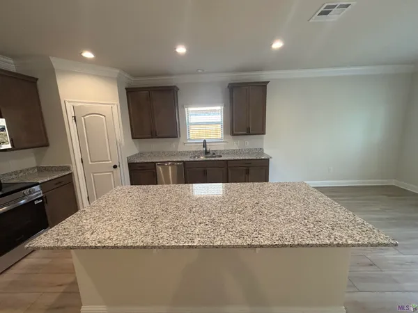 $2,300 | 23220 Kudu Trl Drive, Denham Springs, LA 70726