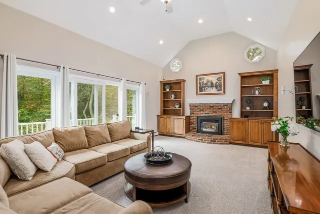 $1,175,000 | 29 Lawrence Drive, Franklin, MA 02038