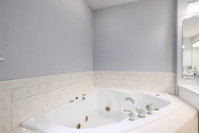 $1,175,000 | 29 Lawrence Drive, Franklin, MA 02038