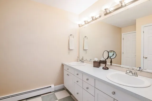 $1,175,000 | 29 Lawrence Drive, Franklin, MA 02038