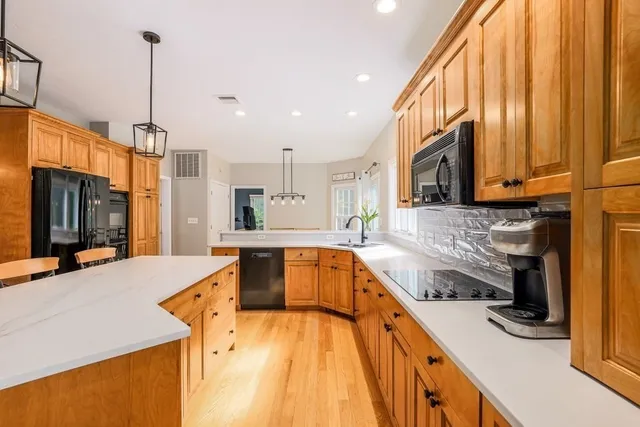 $1,175,000 | 29 Lawrence Drive, Franklin, MA 02038