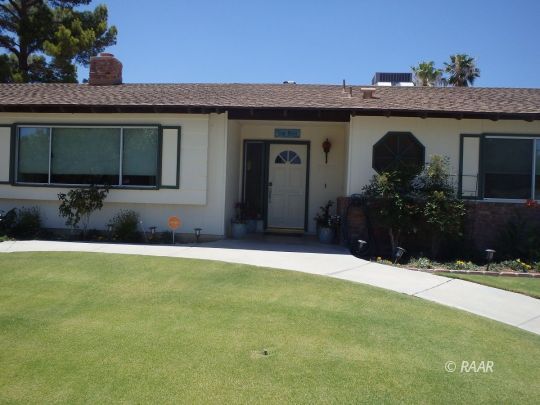 601 North Sierra View Street Ridgecrest, CA 93555 - Photo 4 of 35 a view of a house with a yard