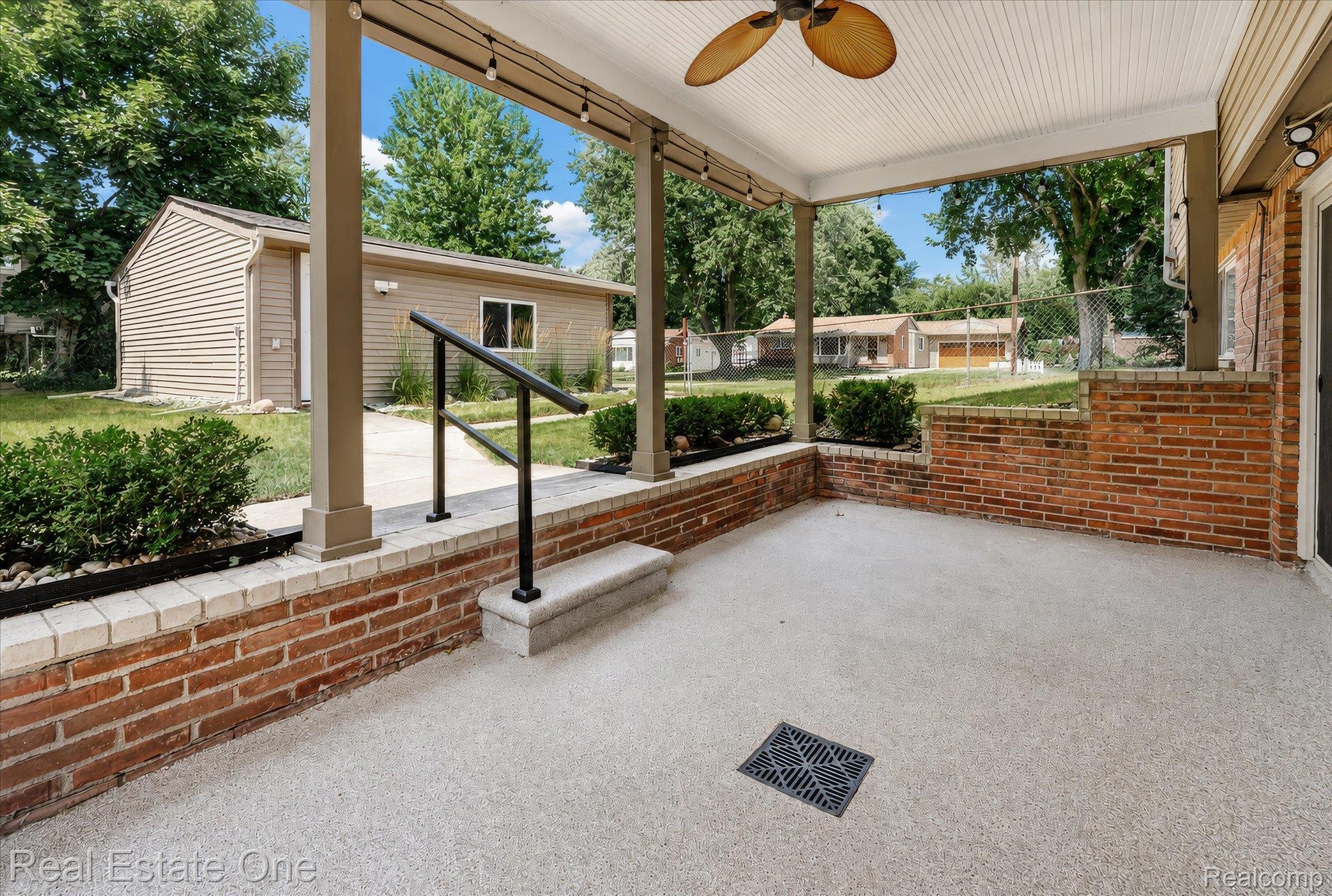 1355 Oak Street Rochester, MI 48307 - Photo 41 of 44 41-041.jpg