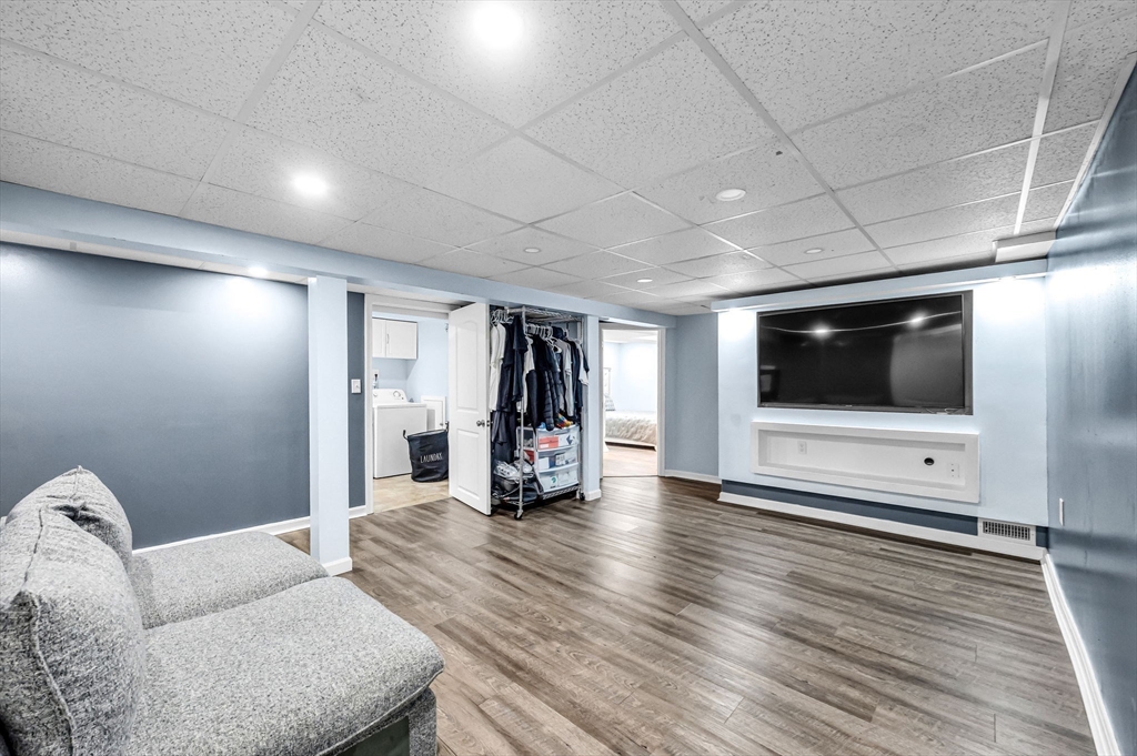 214 Spear Road Springfield, MA 01119 - Photo 24 of 40