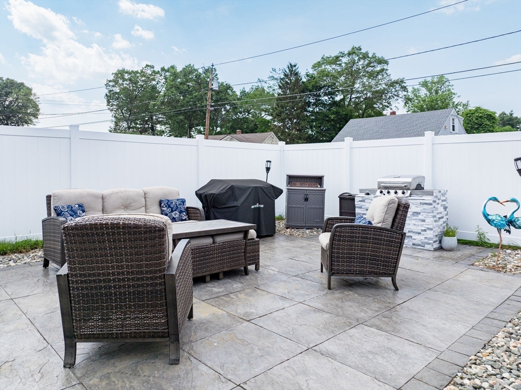 214 Spear Road Springfield, MA 01119 - Photo 32 of 40