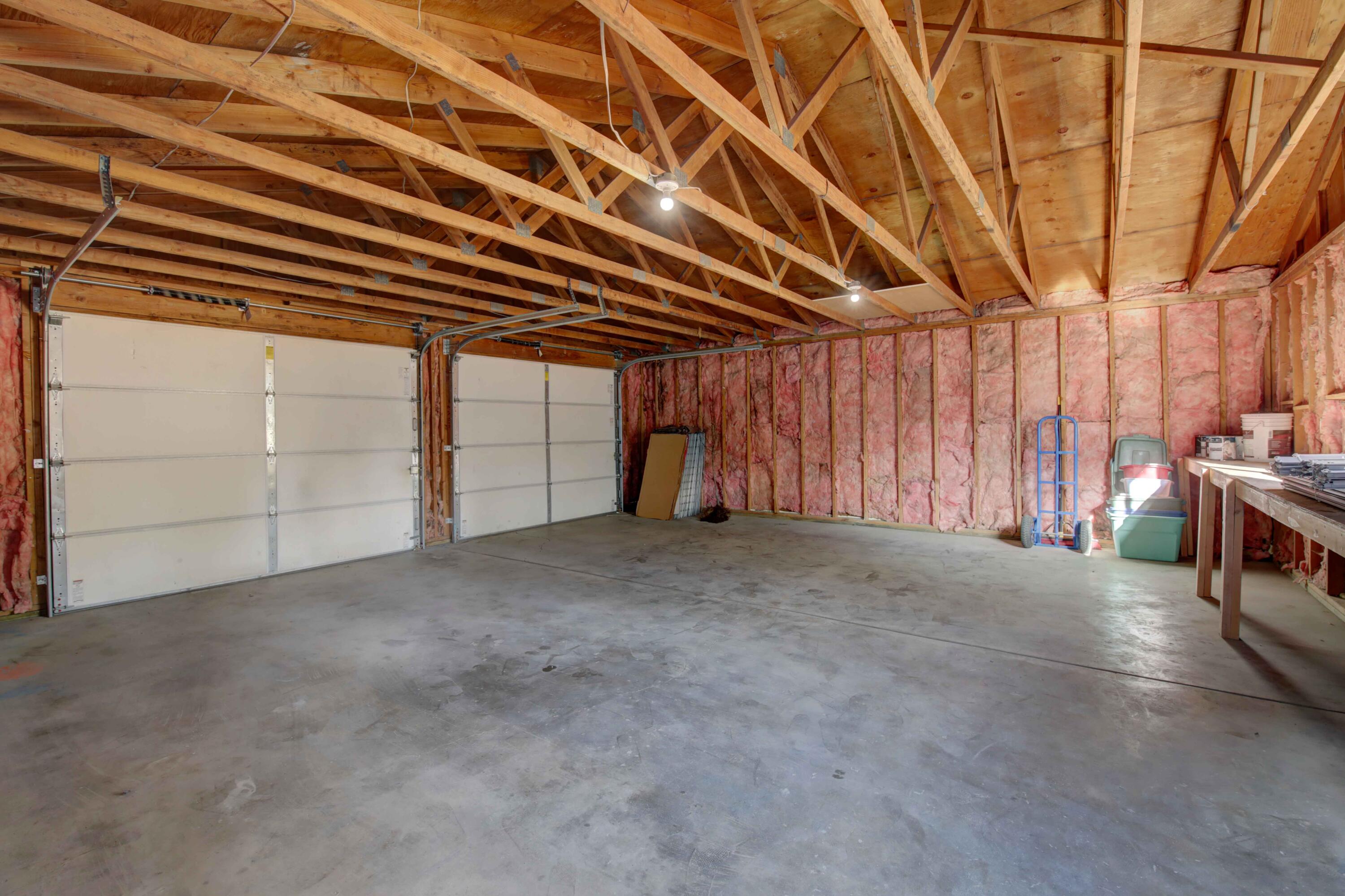 51500 Ash Road La Pine, OR 97739 - Photo 16 of 22 2 car garage with work bench