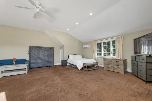 $1,499,000 | 423 Taft Family Road, Hartford, VT 05059