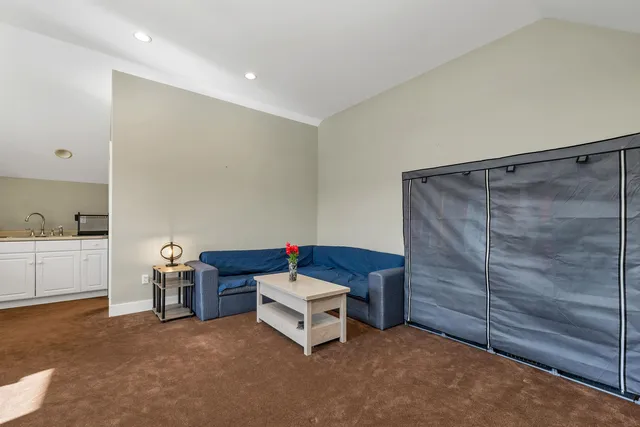 $1,499,000 | 423 Taft Family Road, Hartford, VT 05059