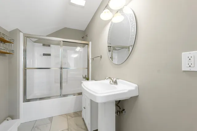 $1,499,000 | 423 Taft Family Road, Hartford, VT 05059