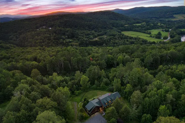 $1,499,000 | 423 Taft Family Road, Hartford, VT 05059