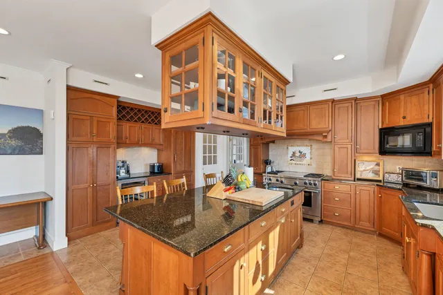 $1,499,000 | 423 Taft Family Road, Hartford, VT 05059