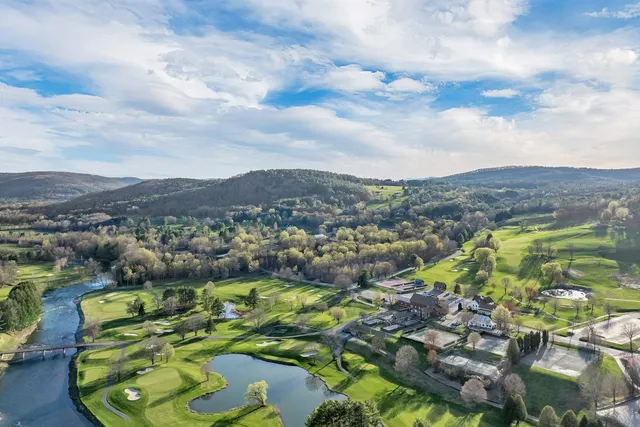 $1,499,000 | 423 Taft Family Road, Hartford, VT 05059