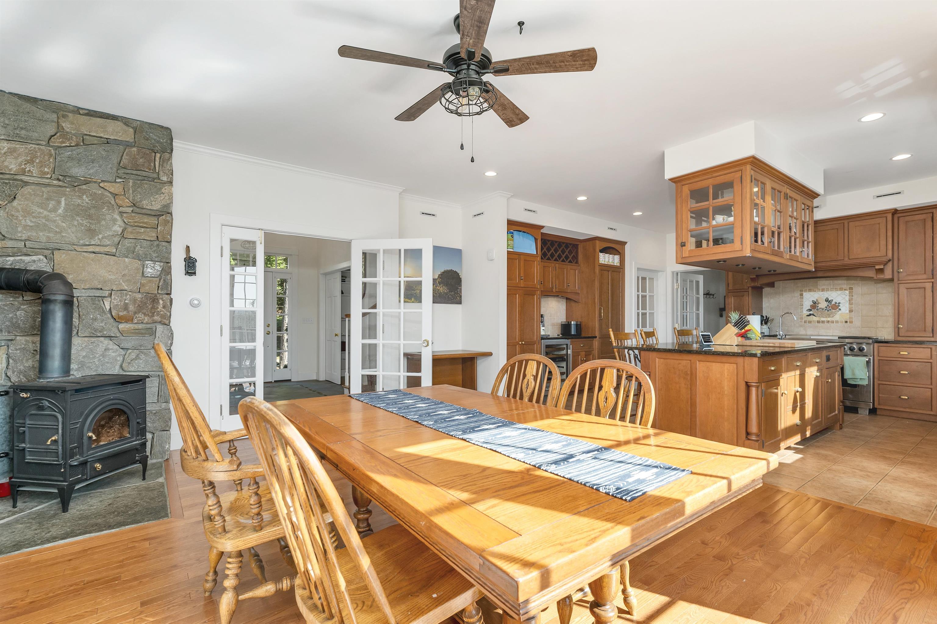 423 Taft Family Road Hartford, VT 05059 - Photo 7 of 58