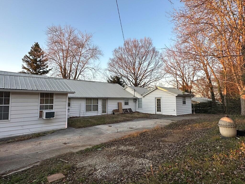 944 Jenkins Road Northeast Cleveland, TN 37312 - Photo 2 of 6 20228303_1