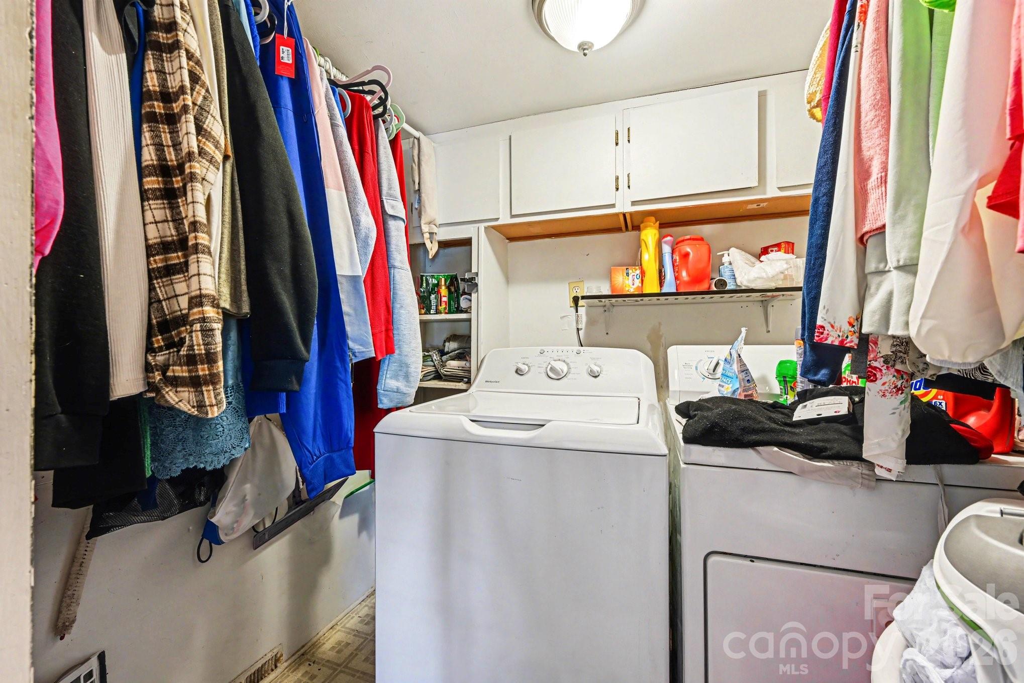 1107 Crestfield Drive Lancaster, SC 29720 - Photo 21 of 29 a utility room with dryer and washer