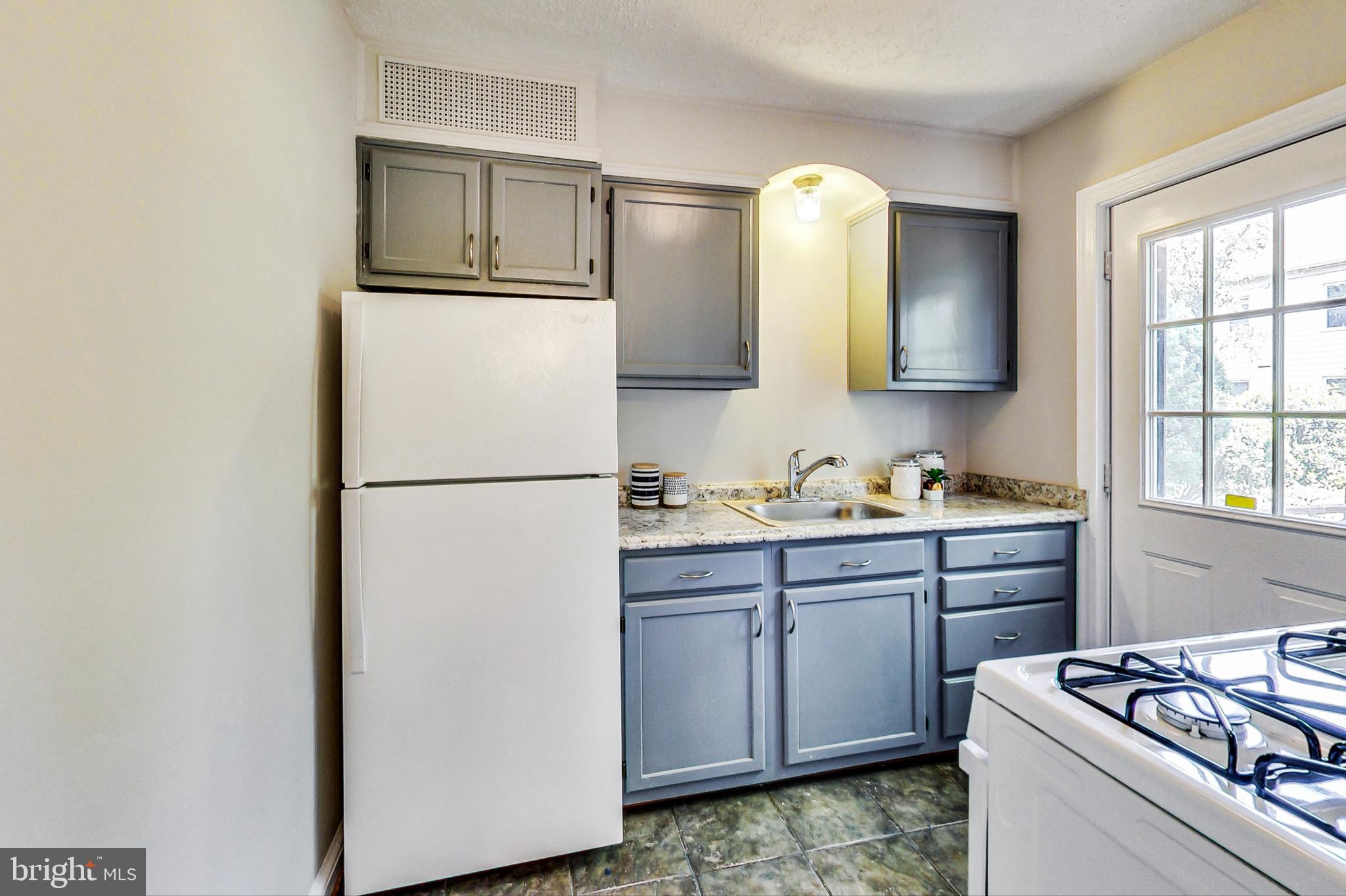 10015 Sutherland Road Silver Spring, MD 20901 - Photo 14 of 43