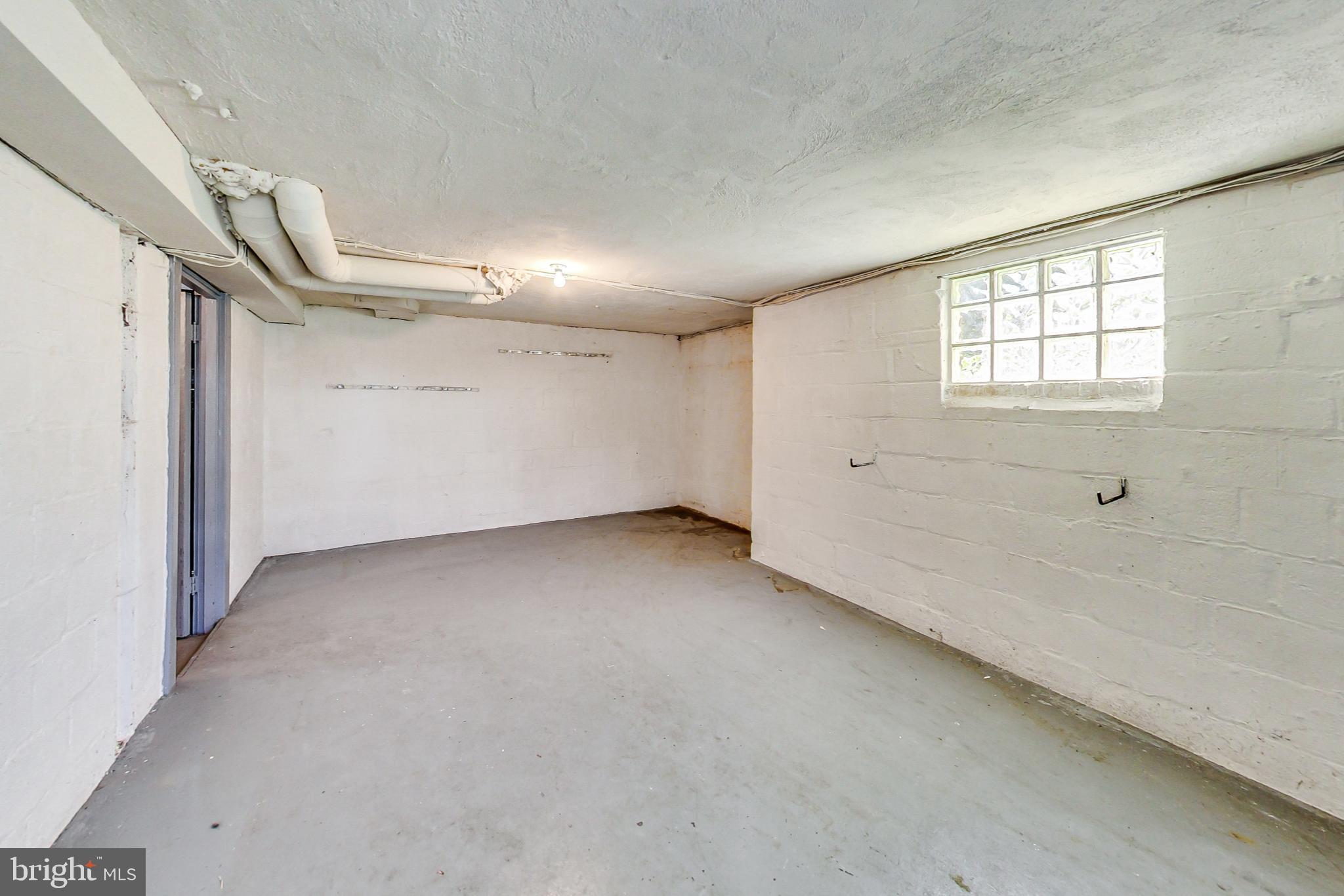 10015 Sutherland Road Silver Spring, MD 20901 - Photo 35 of 43