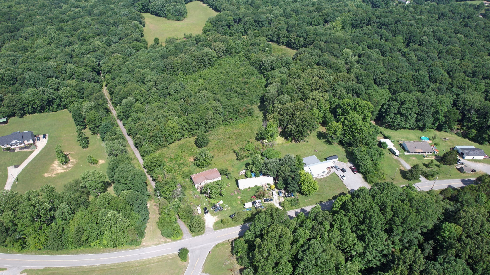 4370 Old Metal Road Palmyra, TN 37142 - Photo 17 of 60
