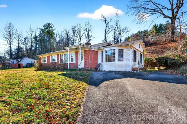 $235,000 | 106 Chapel Street, Spruce Pine, NC 28777