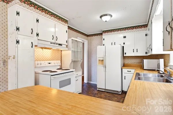 $235,000 | 106 Chapel Street, Spruce Pine, NC 28777