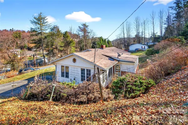 $235,000 | 106 Chapel Street, Spruce Pine, NC 28777