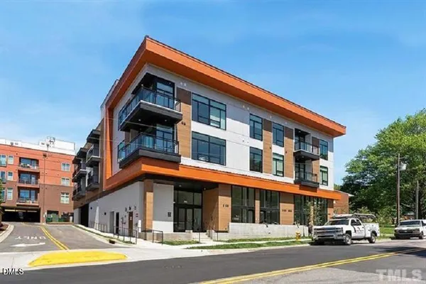 $2,200 | 615 Daniels Street, Unit 112, Raleigh, NC 27605