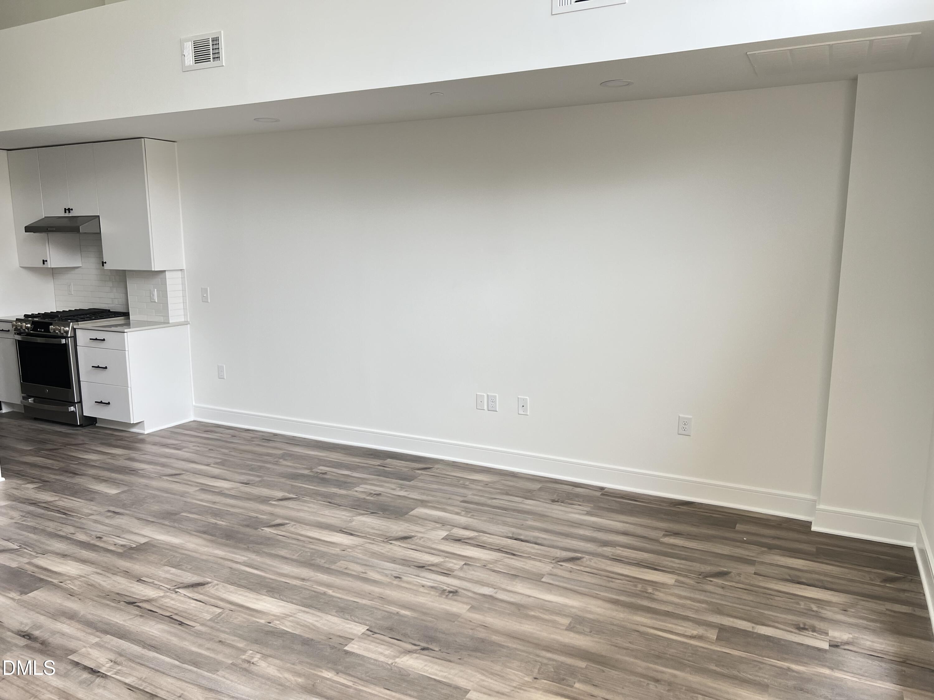 615 Daniels Street, Unit 112 Raleigh, NC 27605 - Photo 3 of 13 IMG_4272