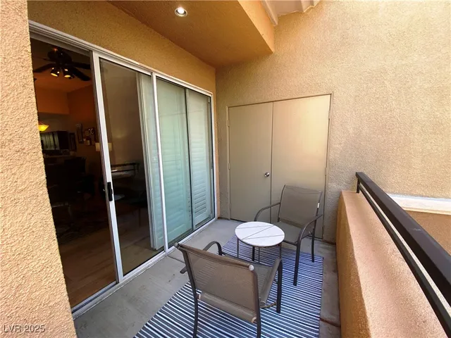 $2,400 | 820 Peachy Canyon Circle, Unit 203, Las Vegas, NV 89144