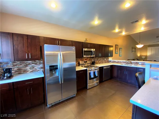 $2,400 | 820 Peachy Canyon Circle, Unit 203, Las Vegas, NV 89144