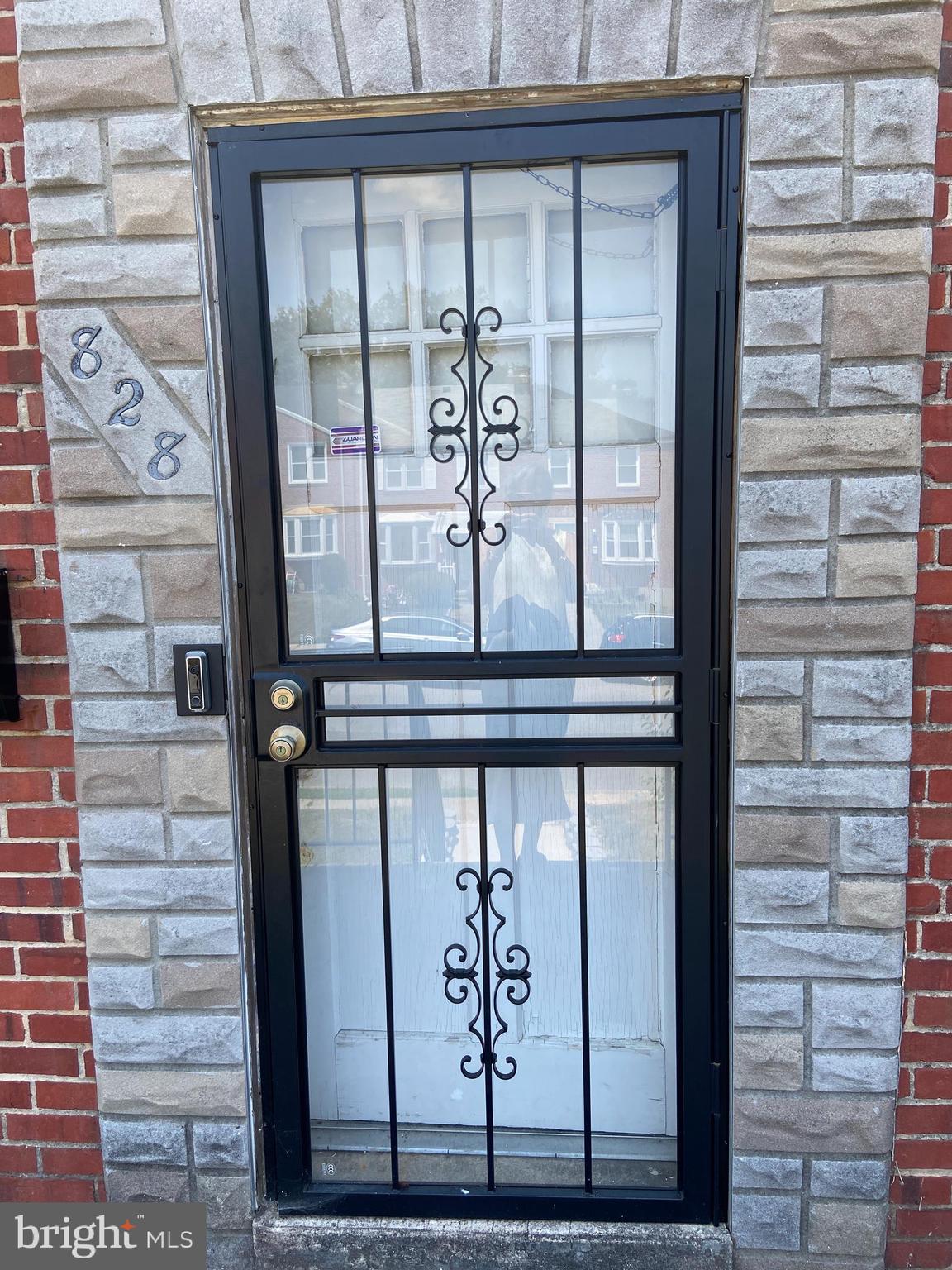 828 Stamford Road Baltimore, MD 21229 - Photo 2 of 17 Gallery Image 2