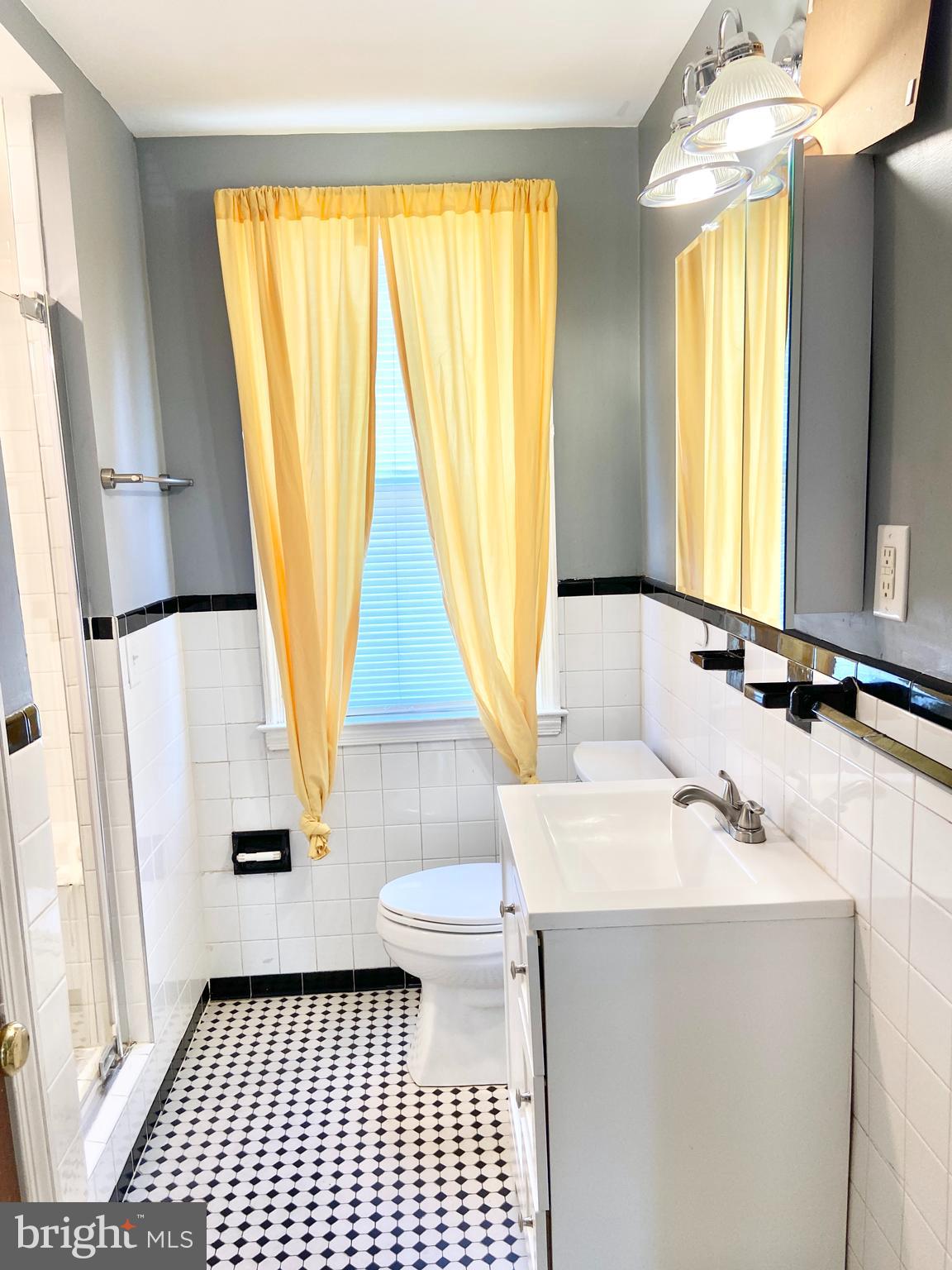 828 Stamford Road Baltimore, MD 21229 - Photo 12 of 17 Gallery Image 12