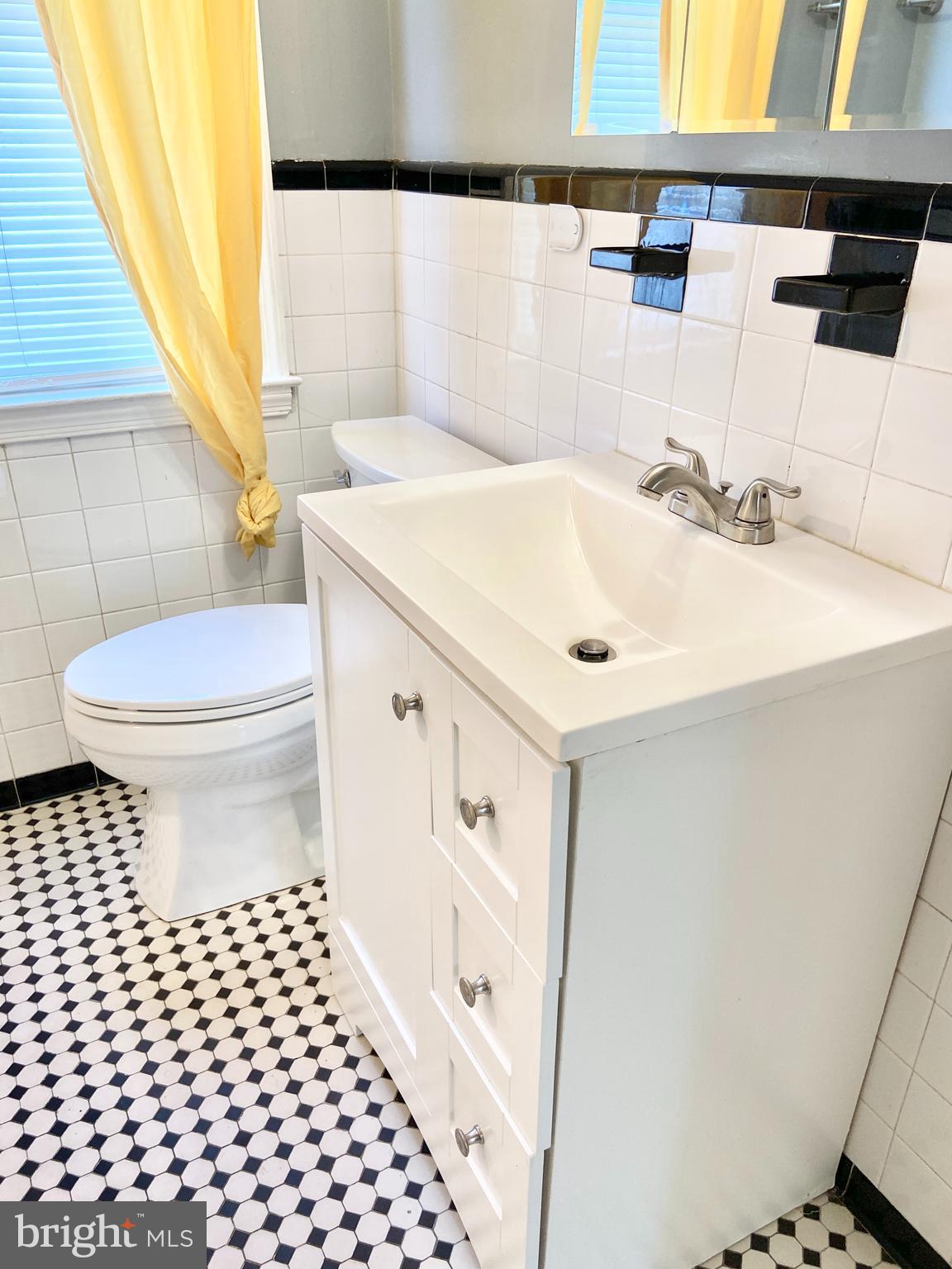 828 Stamford Road Baltimore, MD 21229 - Photo 13 of 17 Gallery Image 13