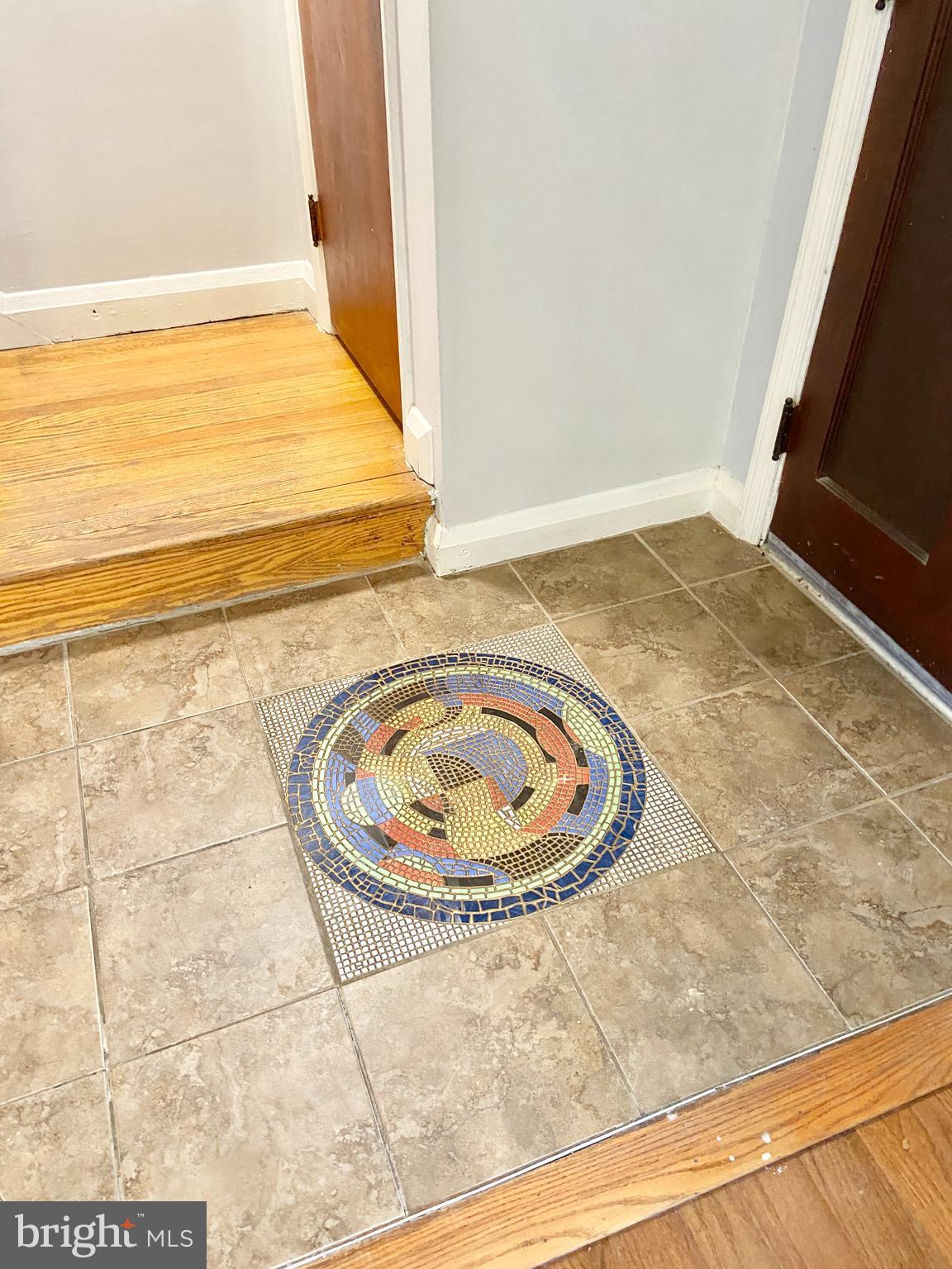 828 Stamford Road Baltimore, MD 21229 - Photo 4 of 17 Gallery Image 4