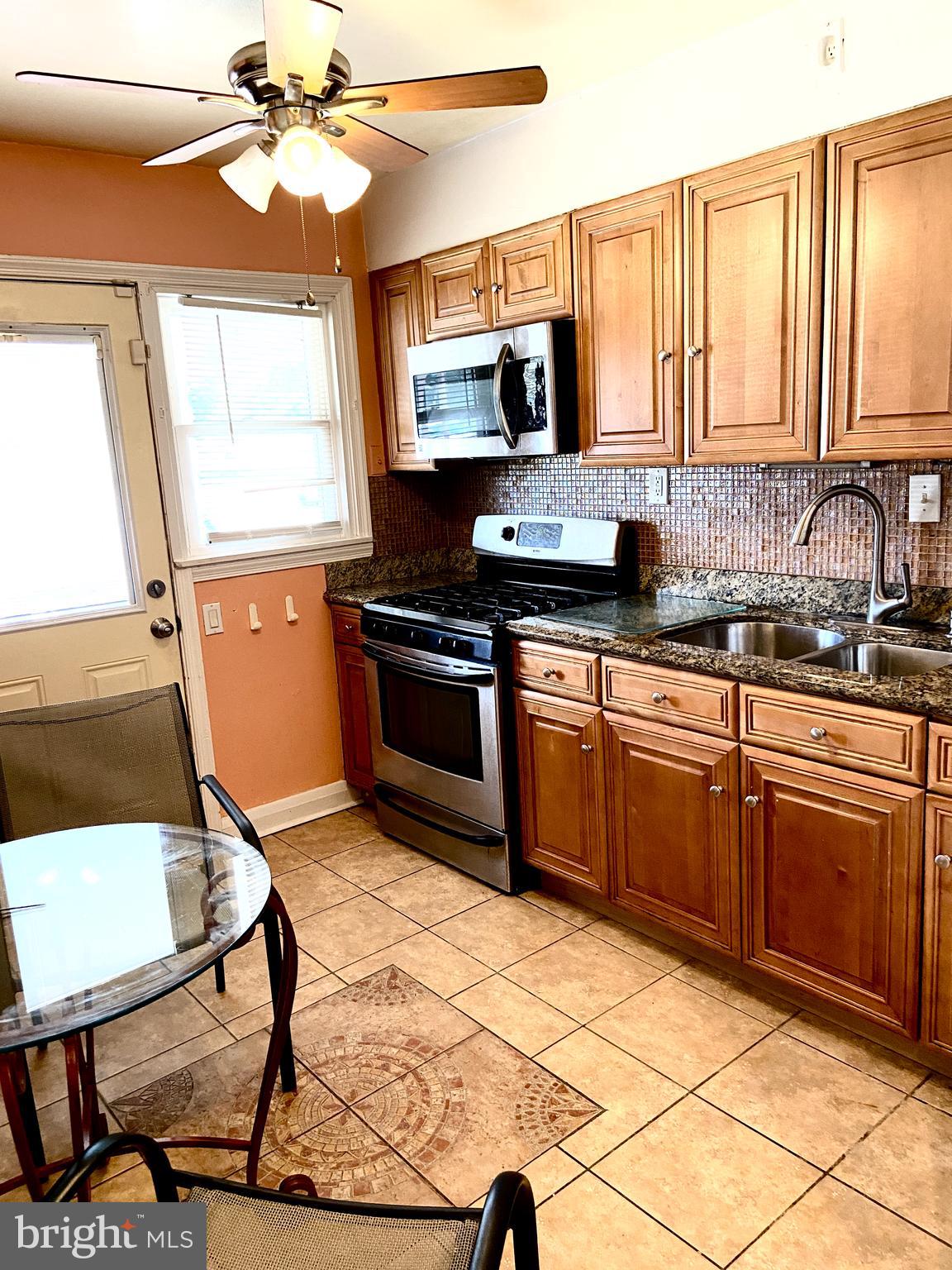 828 Stamford Road Baltimore, MD 21229 - Photo 8 of 17 Gallery Image 8