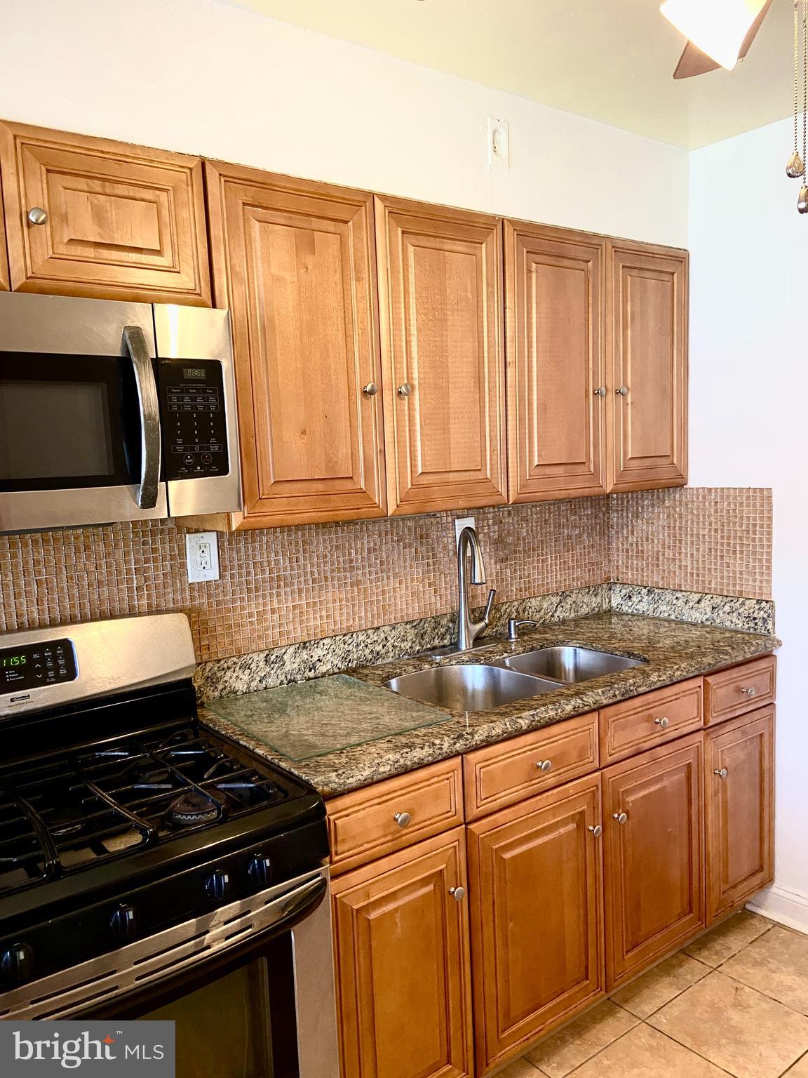 828 Stamford Road Baltimore, MD 21229 - Photo 9 of 17 Gallery Image 9